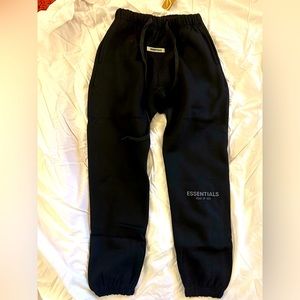 ESSENTIALS FEAR OF GOD SWEAT PANTS